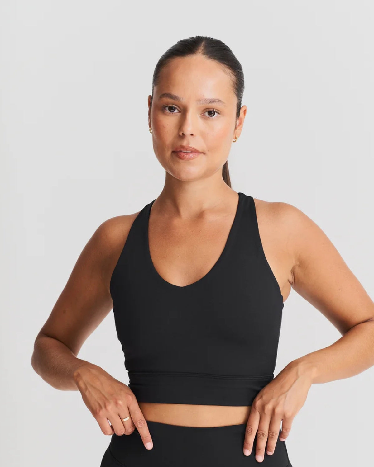 Bustiera Softsculpt V-neck Cross Back Sisterly Tribe - Negru