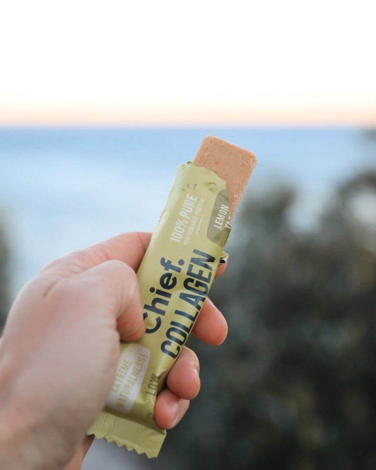 Chief, Baton Proteic cu Colagen, Lemon Tart, 45g