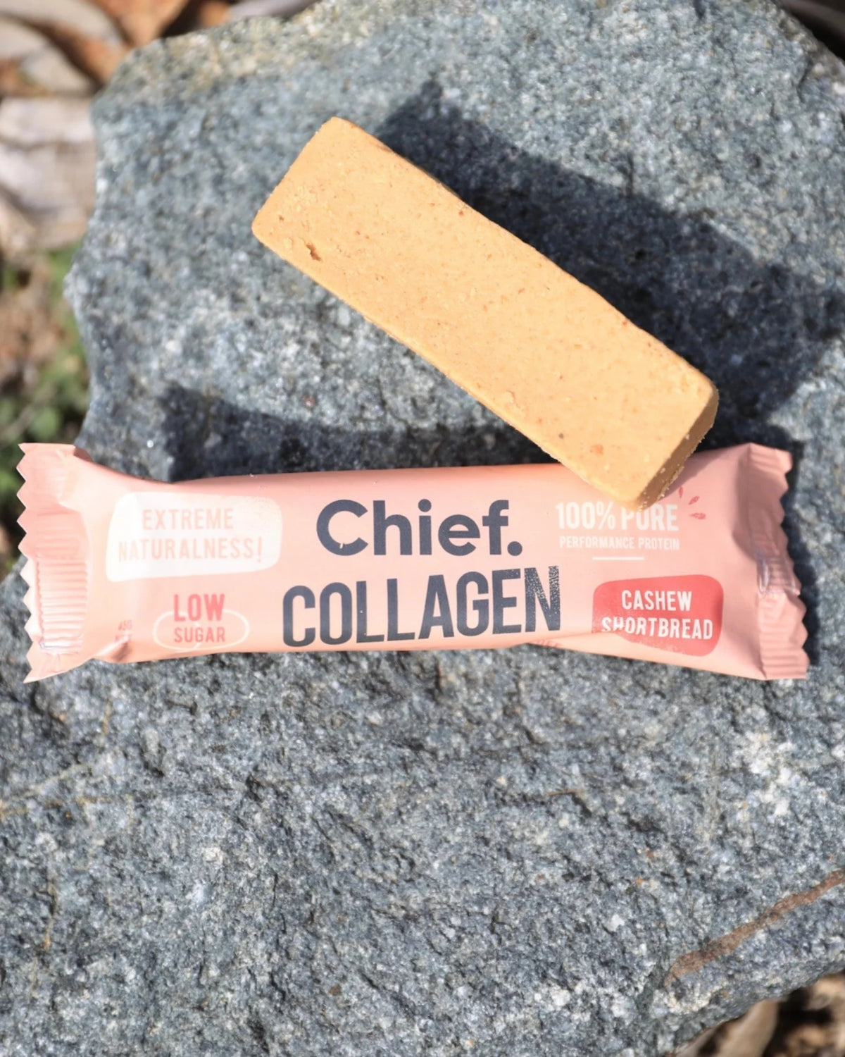 Chief, Baton Proteic cu Colagen, Shortbread cu Caju, 45g